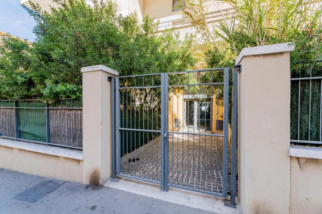 La Joliette; Duplex 2 Chambres, Parking Inclus+ Terrasse+ Ascenseur Marseille Kültér fotó