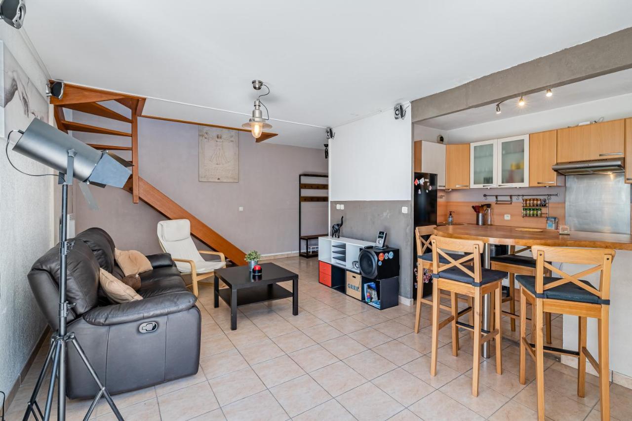 La Joliette; Duplex 2 Chambres, Parking Inclus+ Terrasse+ Ascenseur Marseille Kültér fotó